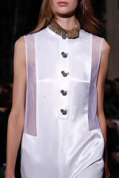 Look 76
